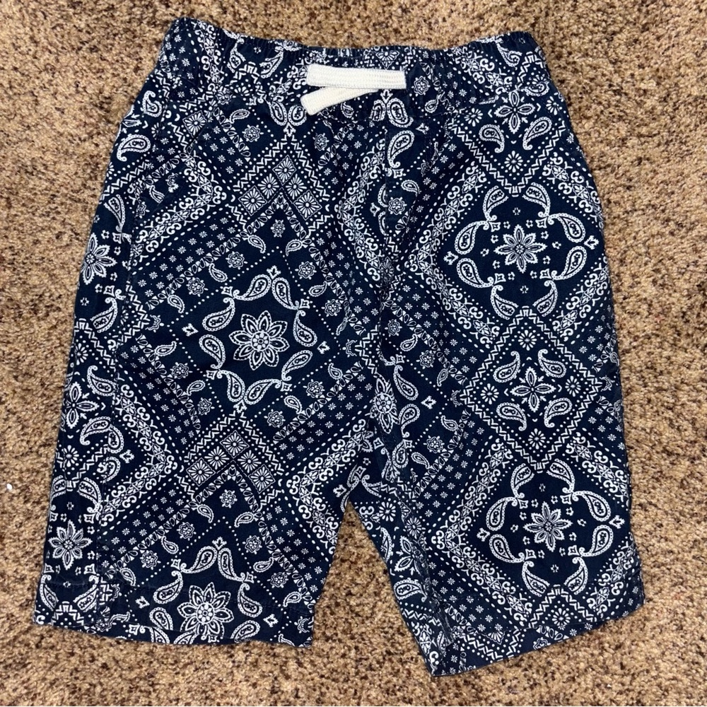 Children’s place size 8 bandana jogger shorts